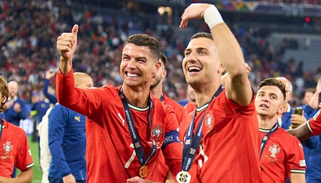Diogo Dalot tin rằng Cristiano Ronaldo xứng đáng có được danh hiệu vô địch World Cup.