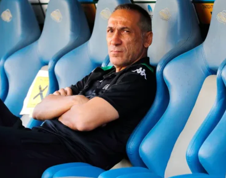Tân HLV Georgios Donis của Ả Rập.