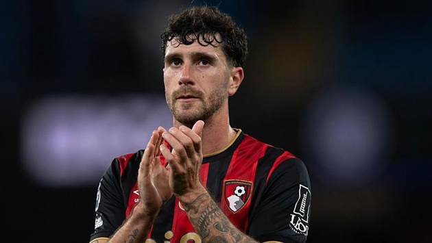 Senesi được Tottenham quan tâm sau khi rời Bournemouth.