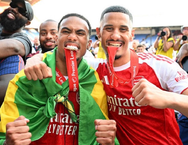 Hàng thủ vững chắc là điểm tựa của Arsenal.