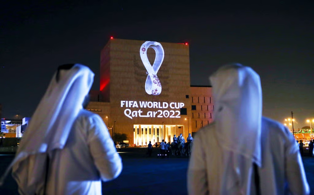 Qatar giành quyền đăng cai World Cup 2022 trong tranh cãi.