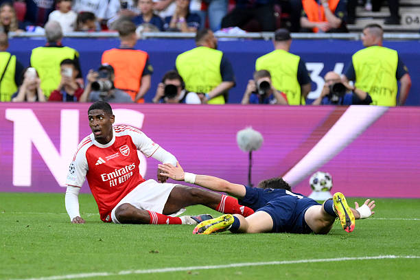Ảnh bài viết Arsenal đã may mắn khi Mosquera không nhận thẻ đỏ