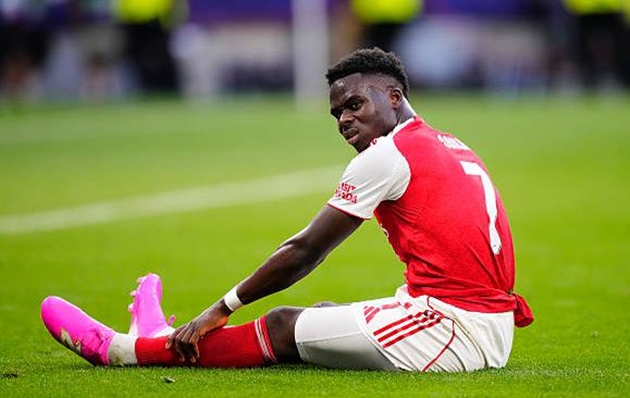 Bukayo Saka (6.4): Đã hy sinh nhiều khi lùi sâu hỗ trợ hàng phòng ngự. Tuy nhiên, chiếc thẻ vàng vì lỗi thiếu cẩn trọng và việc bỏ lỡ một vài cơ hội phản công tiềm năng khiến màn trình diễn của anh không được đánh giá quá cao.

Kai Havertz (7.4): Cầu thủ của những trận chung kết Champions League. Pha dứt điểm lạnh lùng mở tỷ số cùng khả năng tì đè, tạo không gian ấn tượng giúp Havertz trở thành cầu thủ xuất sắc nhất trên hàng công của "Pháo thủ".

Leandro Trossard (6.7): Có pha xử lý bóng thông minh vô tình tạo điều kiện cho Havertz ghi bàn. Sự nhạy bén và kỹ thuật của Trossard luôn khiến hàng thủ PSG phải đặt trong tình trạng cảnh giác cao độ.