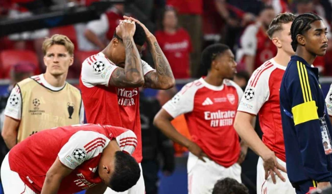 Arsenal thất bại trước PSG ở chung kết Champions League.