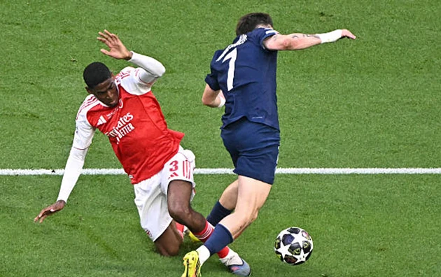 Ảnh bài viết PSG bảo vệ ngai vàng từ sai số nhỏ nhất của Arsenal