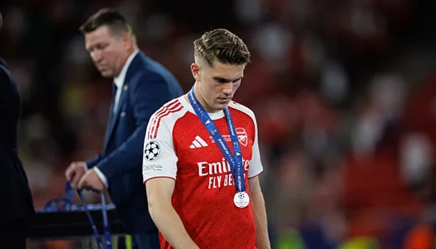 Ảnh bài viết Keown khuyên Arsenal mua tiền đạo mới sau trận thua PSG