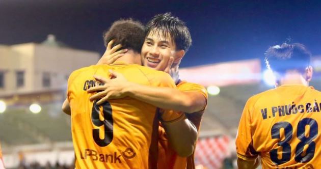 Ảnh bài viết Thắng ngược Hà Nội FC, HAGL chính thức trụ hạng sớm