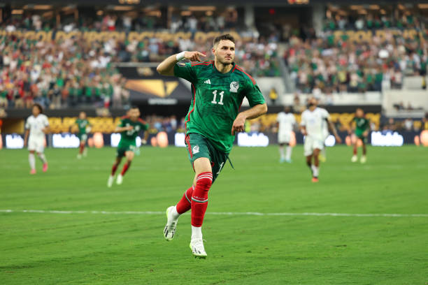 Gimenez là niềm hy vọng lớn nhất của hàng công Mexico.