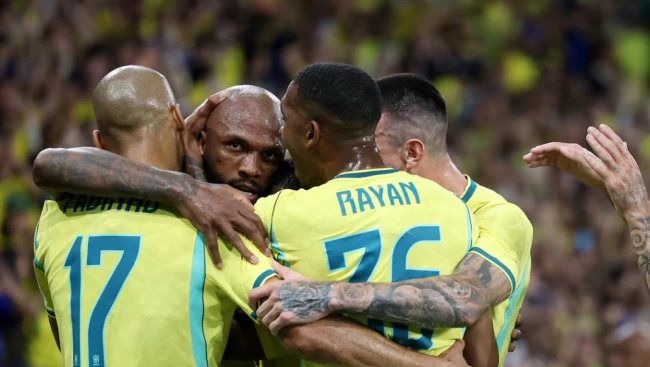 Brazil đem đến cơn mưa bàn thắng.