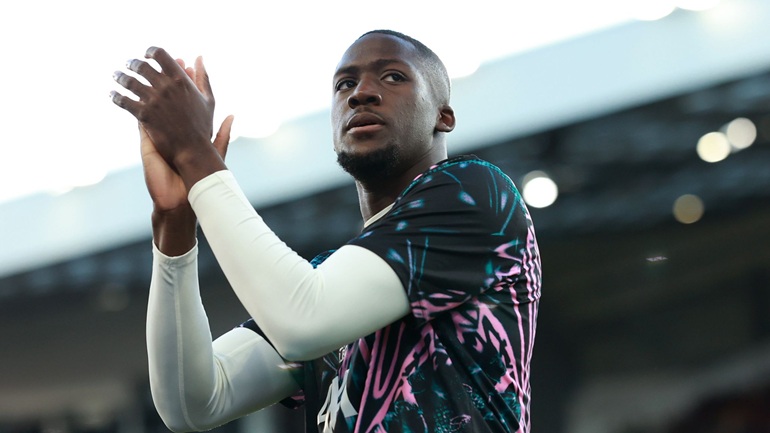 Ảnh bài viết Sự ra đi của Konate đẩy Liverpool vào một mùa hè giông bão