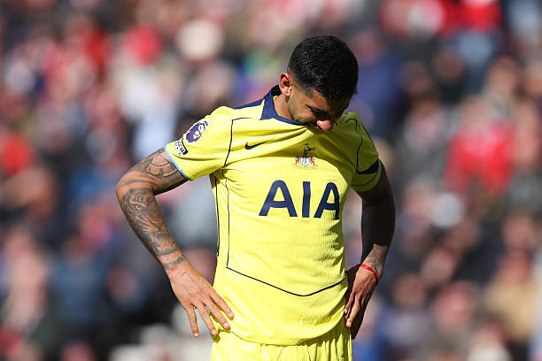 Tottenham có thể cân nhắc bán Cristian Romero ngay hè này.