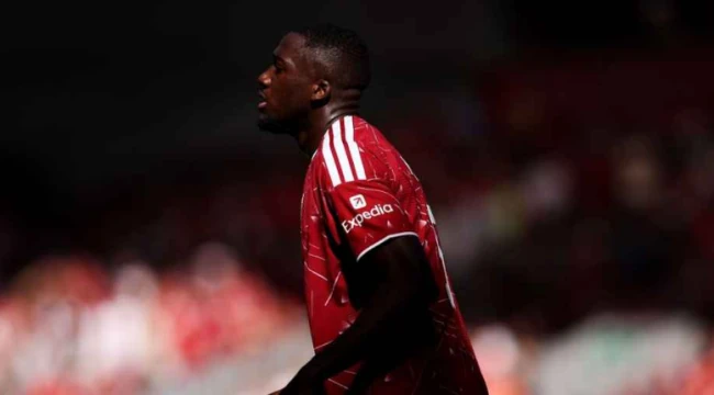 Konate chia tay Liverpool theo dạng miễn phí.