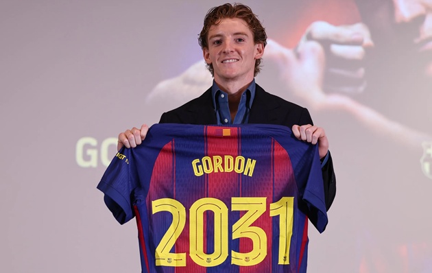 Gordon đã chính thức trở thành tân binh Barca.