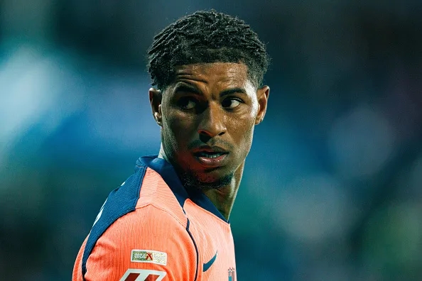Marcus Rashford đối mặt tương lai bất định khi Barcelona do dự kích hoạt điều khoản mua đứt.