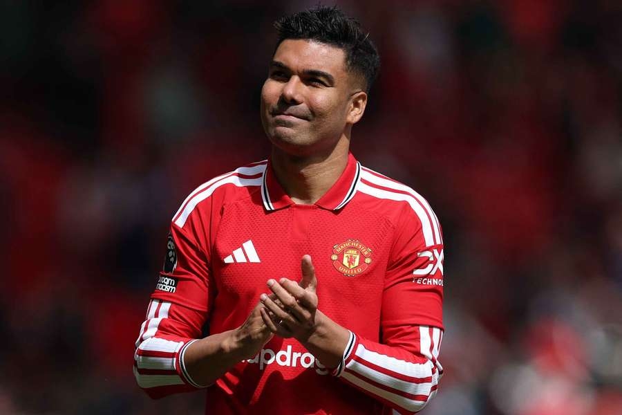 Casemiro rời đi để lại lỗ hổng nơi tuyến giữa Man Utd.