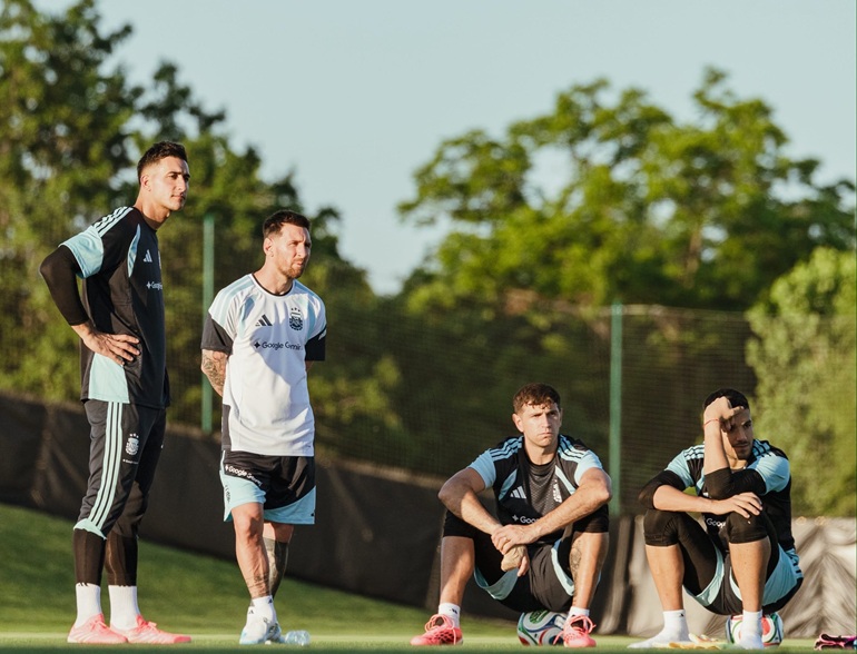 Ảnh bài viết Messi tập giáo án riêng tại tuyển Argentina