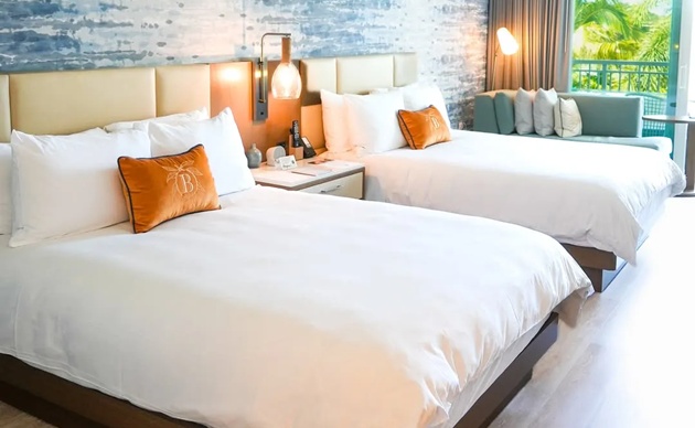 Ảnh bài viết Tuyển Anh ở khách sạn có sân golf và món ăn bị cấm