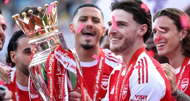 Ảnh bài viết Robbie Fowler khẳng định Declan Rice chưa bằng Steven Gerrard