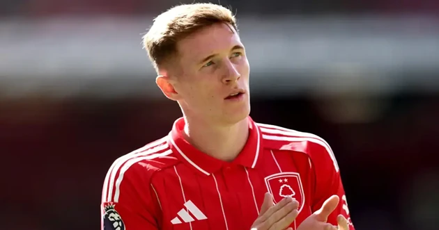 Forest từ chối đề nghị đầu tiên của Man City cho Anderson.