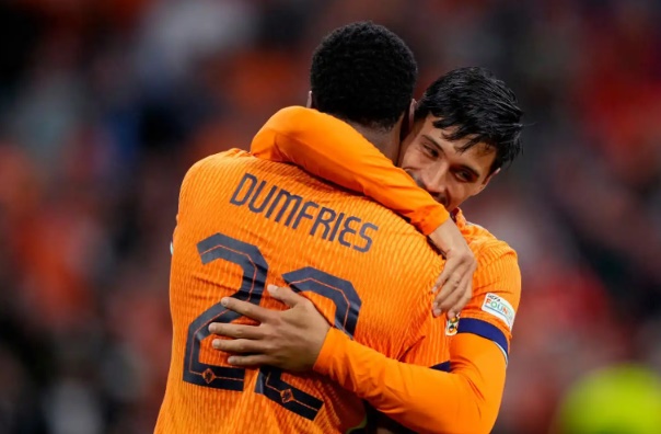 Reijnders xác nhận Denzel Dumfries gia nhập Real Madrid.