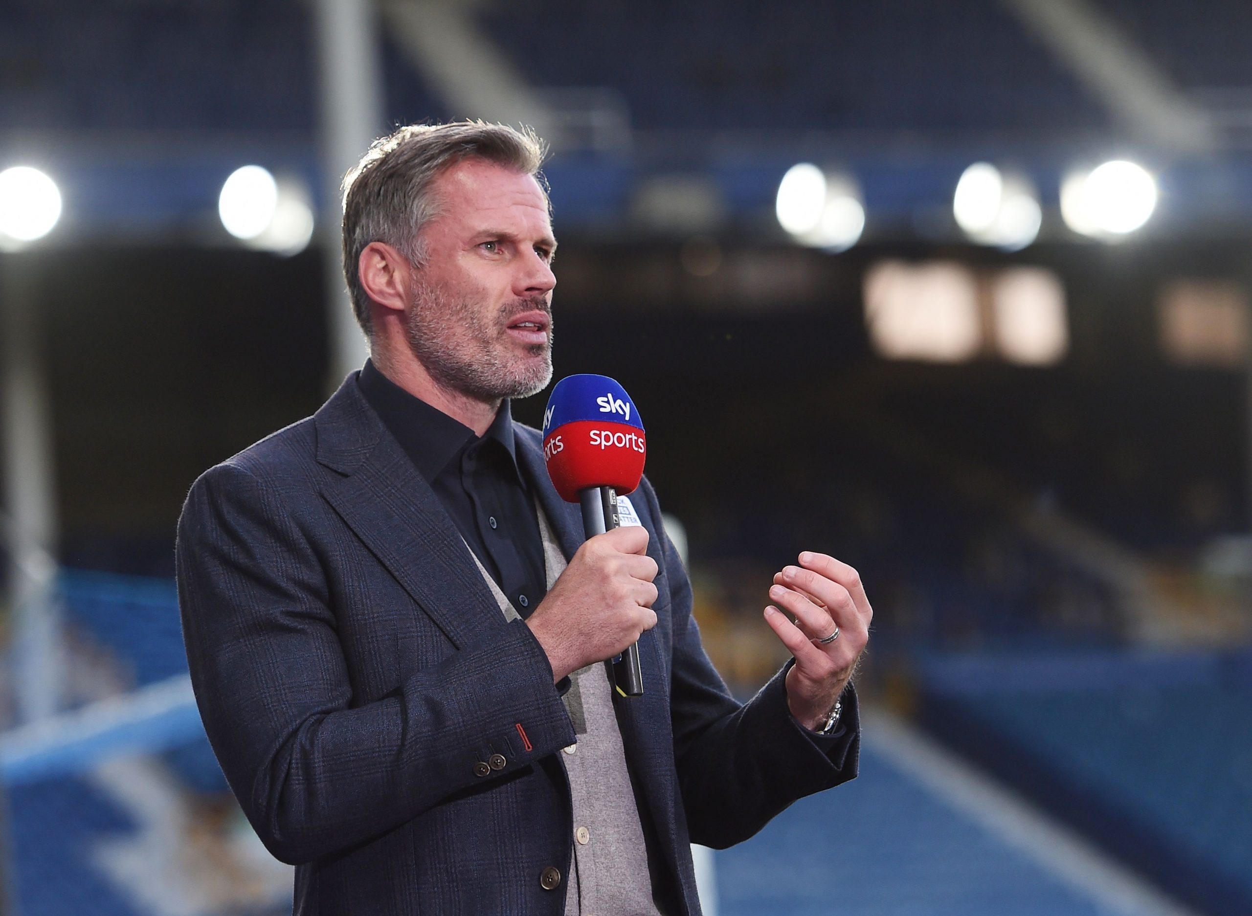Carragher quan ngại về khả năng thích nghi của các cầu thủ Liverpool.