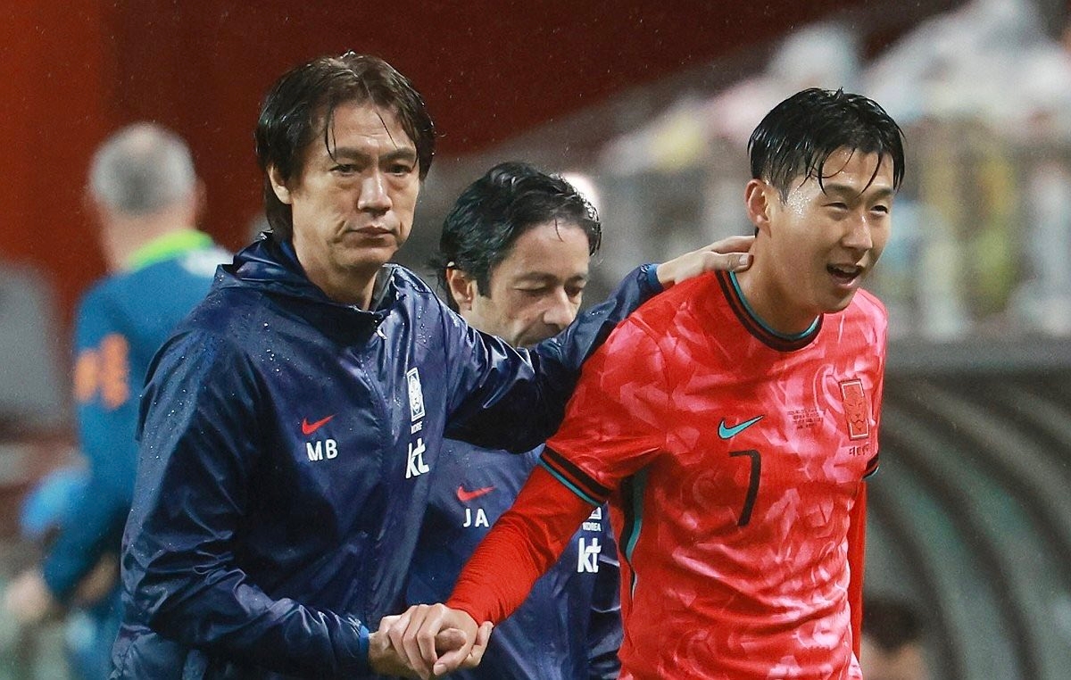 HLV Hong Myung-bo hy vọng Son Heung-min sẽ gạt bỏ áp lực để cùng Hàn Quốc đạt thành tích tốt tại World Cup 2026.