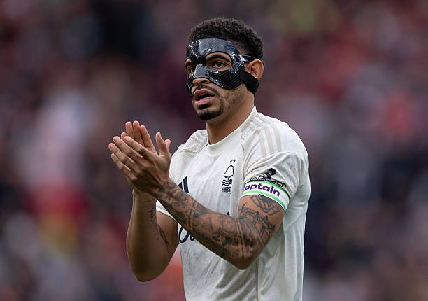 Arsenal tranh Morgan Gibbs-White với PSG.