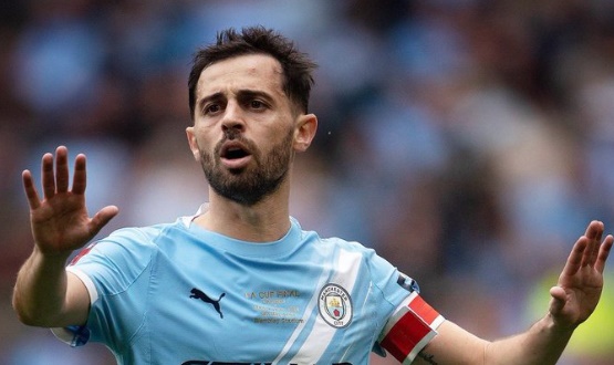 Silva thừa nhận việc đang cân nhắc khả năng gia nhập Barca.