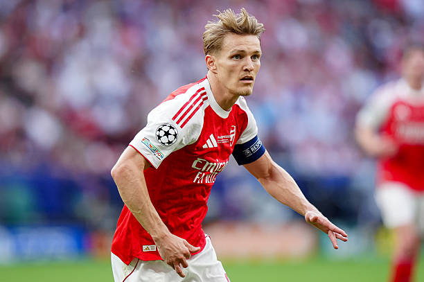 Odegaard có tương lai bất định.