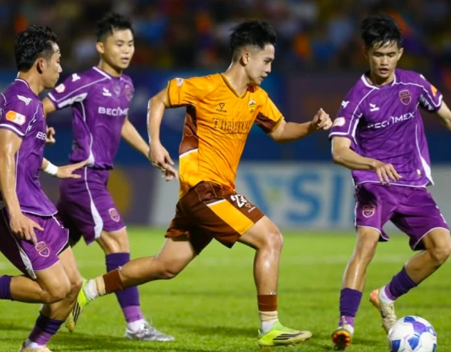 Becamex TP.HCM đánh bại HAGL.