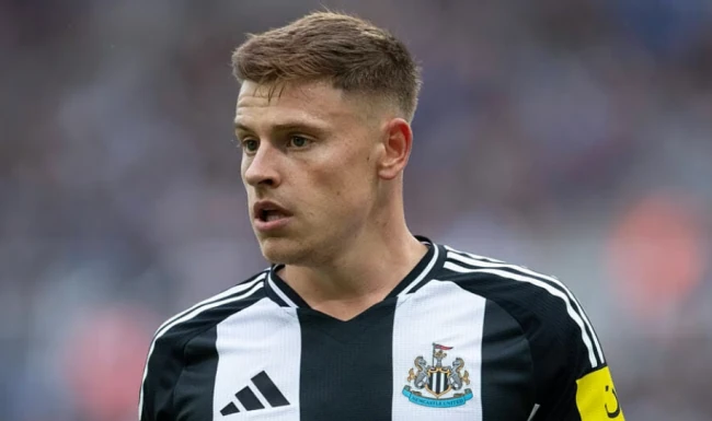 Harvey Barnes lọt tầm ngắm Aston Villa.