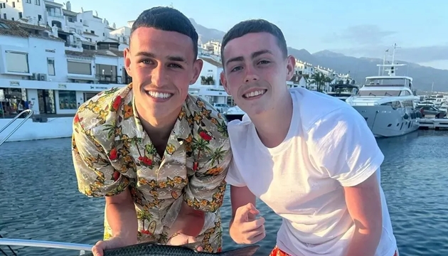 Ảnh bài viết Hàng xóm gọi cảnh sát vì gia đình Phil Foden tiệc tùng thâu đêm