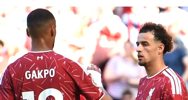 Jones là một trong những ngôi sao trưởng thành từ chính học viện của Liverpool.