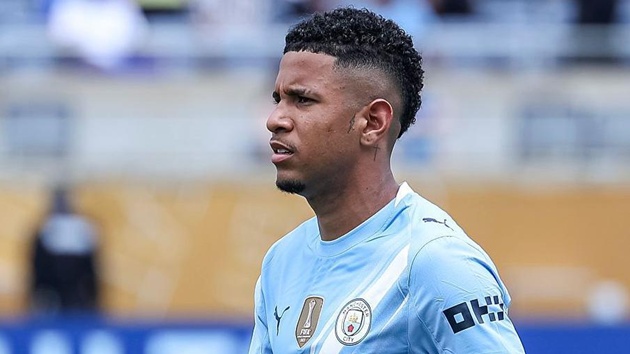 Savinho vừa trải qua mùa giải thất vọng ở Man City.