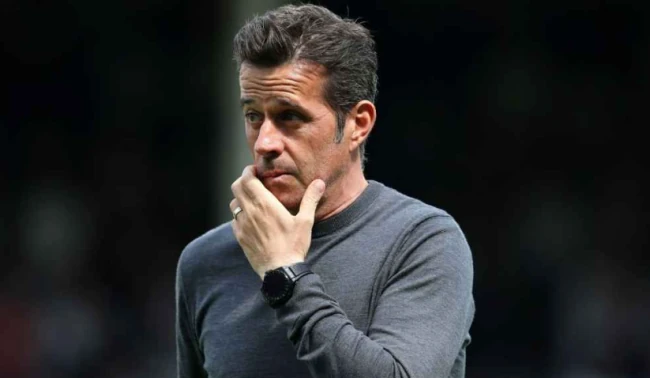 Marco Silva ngồi ghế nóng Benfica.