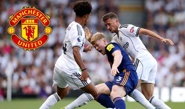 Lewis Hall (áo xanh) là hậu vệ trái Man Utd mong muốn sở hữu.