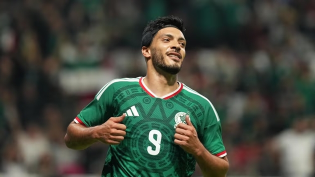 Raul Jimenez, một trong những ngôi sao được mong chờ nhất trên sân.
