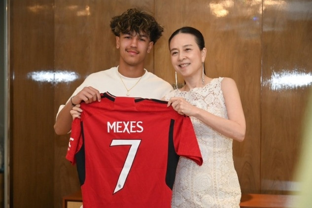Ảnh bài viết Sao trẻ Thái Lan chuẩn bị rời Man Utd để gia nhập Leeds United