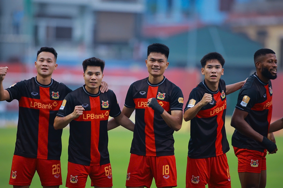 Ảnh bài viết Phá lưới Thể Công, Hoàng Đức đưa Ninh Bình vào chung kết