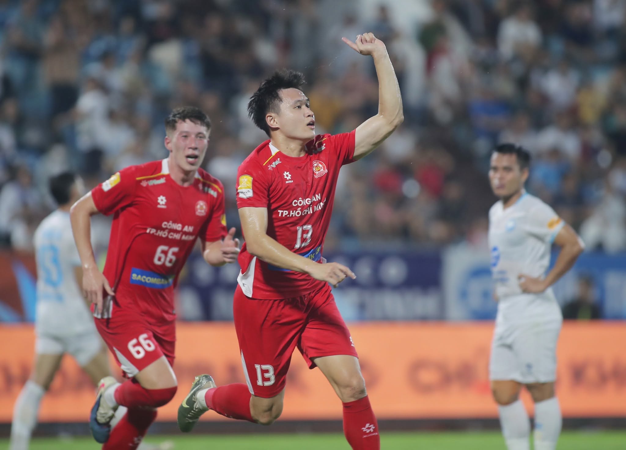 CA TPHCM dẫn trước Nam Định đến 4-0 chỉ sau hiệp một. Ảnh: CLB CA TPHCM.