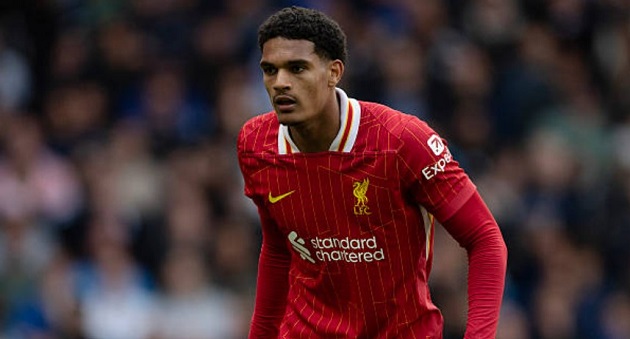 Quansah từng có thời gian khoác áo Liverpool.