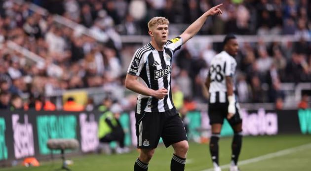 Ảnh bài viết Sự thật vụ Lewis Hall đòi rời Newcastle để đầu quân cho MU