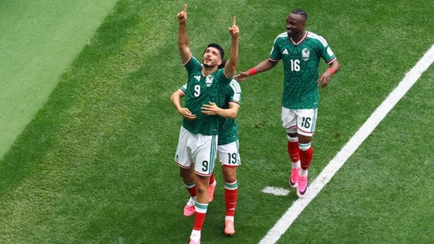 Fox Sports bị chỉ trích vì quảng cáo giữa trận Mexico - Nam Phi.