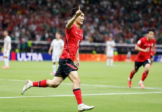 Hwang In-beom có pha xử lý cực kỳ điêu luyện ở bàn gỡ hòa 1-1.