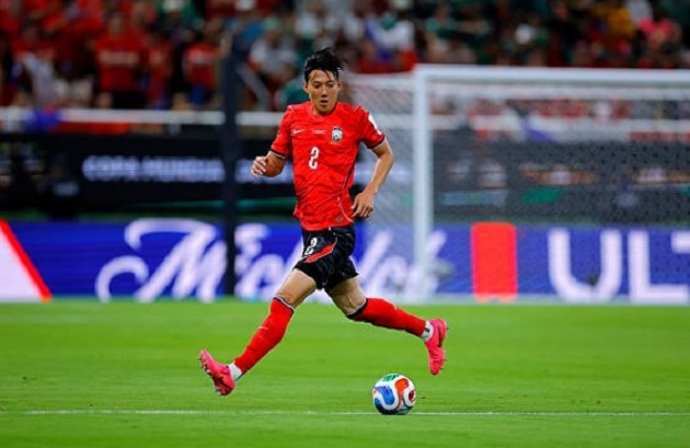 Lee Han-beom - 7.0: Hoàn thành tròn vai nhiệm vụ phòng ngự, tạo ra sự bọc lót cần thiết ở bộ ba trung vệ.

Lee Tae-seok - 6.9: Thi đấu năng nổ bên hành lang cánh trước khi được thay ra nghỉ ở hiệp hai.

Paik Seung-ho - 7.1: Máy quét năng lượng ở trung lộ, sở hữu đường chuyền vượt tuyến xé toang hàng thủ mở ra bàn thắng thứ hai.

Hwang In-beom - 8.2: Cầu thủ xuất sắc nhất trận với một siêu phẩm solo đẳng cấp và một kiến tạo dọn cỗ quyết định.

Seol Young-woo - 6.9: Phối hợp ăn ý với Lee Kang-in bên cánh phải, tạo ra áp lực liên tục lên hàng thủ Séc.

Lee Jae-sung - 6.4: Thi đấu nỗ lực kết nối lối chơi nhưng thiếu một chút sắc bén trong các pha dứt điểm cận thành.

Lee Kang-in - 7.4: Nhạc trưởng đích thực với nhãn quan sắc bén, kiến tạo đường chuyền xé toang hàng thủ giúp Hwang gỡ hòa.

Son Heung-min - 6.7: Đội trưởng thi đấu xông xáo, kém may mắn khi bỏ lỡ vài cơ hội ngon ăn trước khi rời sân ở phút 69.