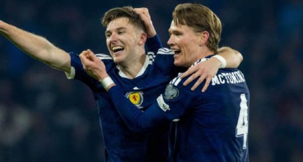 Việc thiếu vắng Gimour mang đến cơn đau đầu cho Scotland.