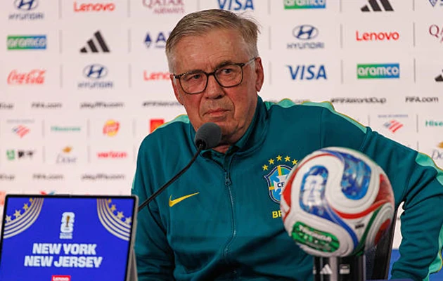 Ảnh bài viết Ancelotti tìm lời giải cho hành lang cánh phải của Brazil