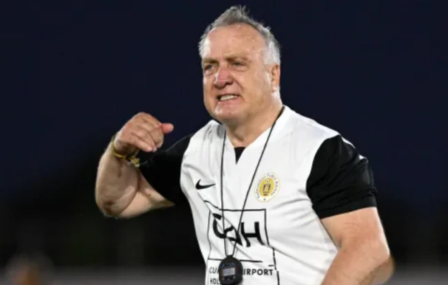 HLV Dick Advocaat sở hữu kinh nghiệm cầm quân dày dạn.