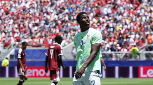 Ảnh bài viết Embolo đá quả phạt đền lịch sử cho Thụy Sĩ ở World Cup