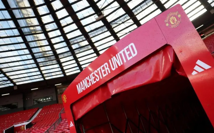Ảnh bài viết MU và bài toán nợ vay: Khi gánh nặng nghìn tỷ lại đè nặng lên Old Trafford